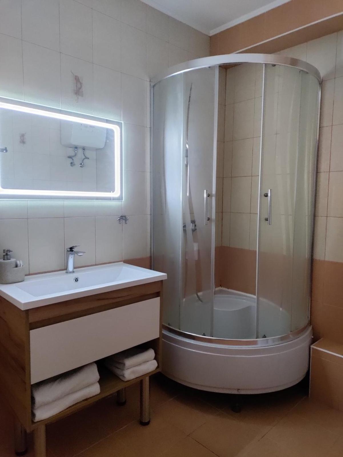 Comfort Hotel Kiev Bagian luar foto